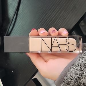 NARS Natural Radiant Longwear Foundation L1